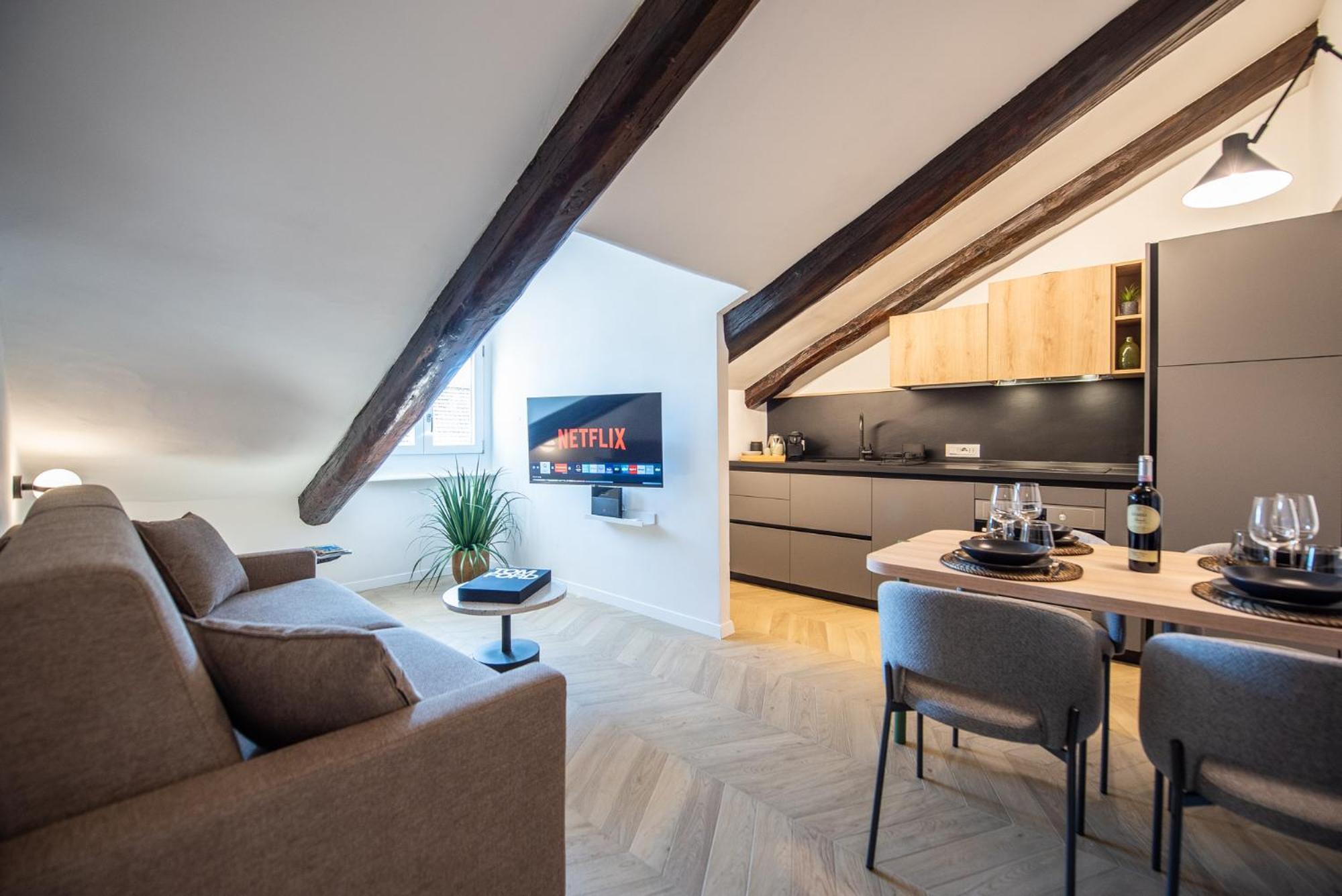Apartment Sky House Center *